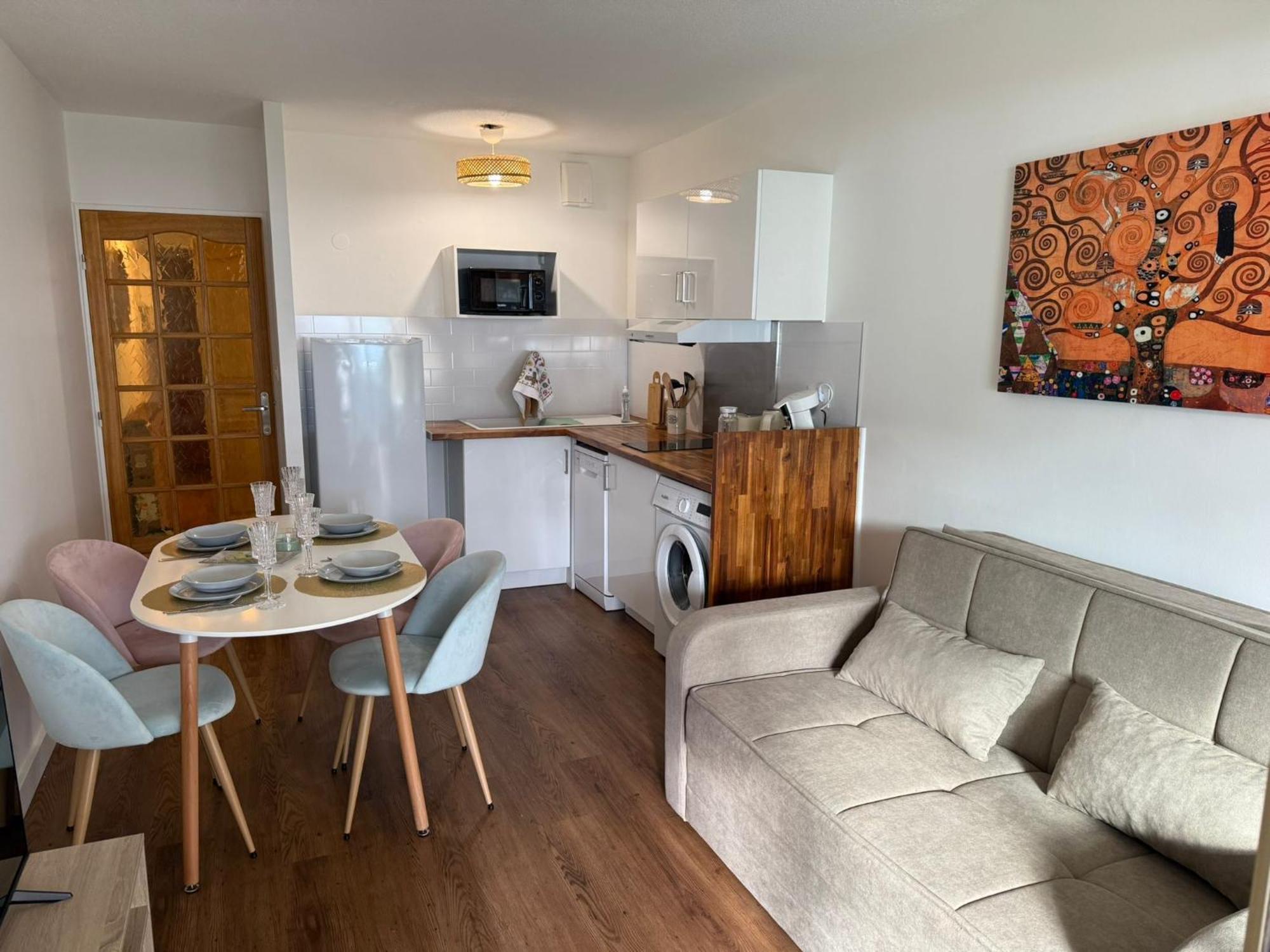 Dionysos Apartment